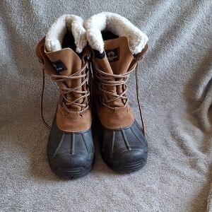 Men's Weatherproof Tan and Brown Boots with Fur Lining, Size 9M